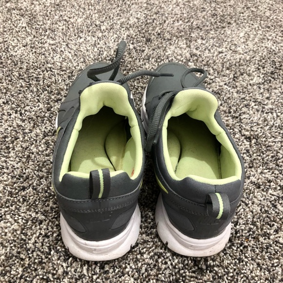 Nike Training In Season TR2 Sneakers (7.5) - Picture 4 of 7